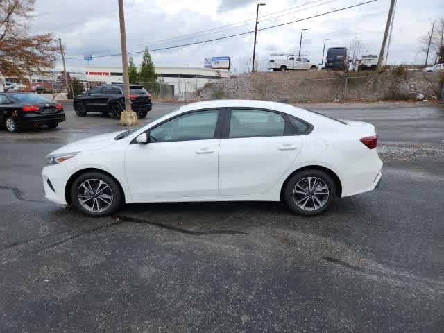 2023 Kia Forte LXS 2