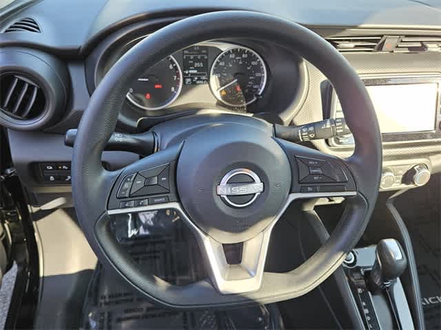 2022 Nissan Kicks S 22