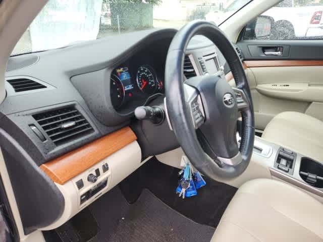 2014 Subaru Outback 2.5i Limited 11