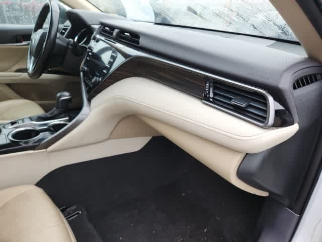 2019 Toyota Camry XLE 15