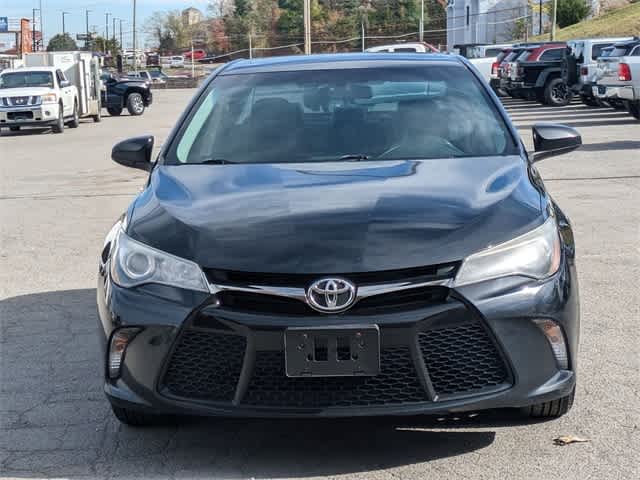 2017 Toyota Camry SE 9