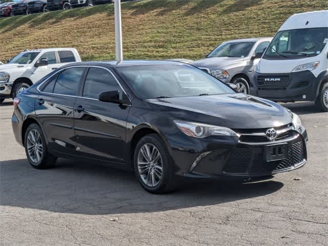 2017 Toyota Camry SE 8