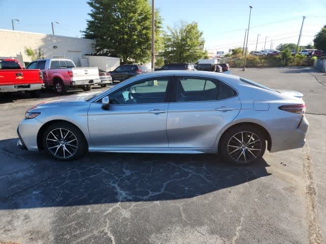 2021 Toyota Camry SE 2