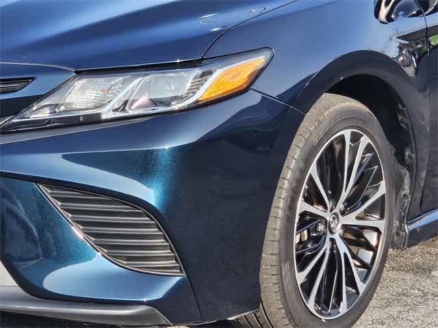 2020 Toyota Camry SE 10