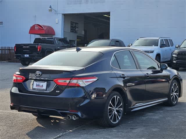 2020 Toyota Camry SE 6