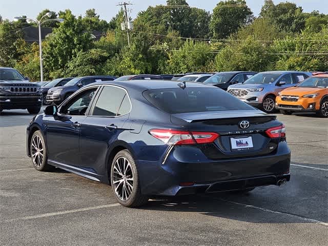 2020 Toyota Camry SE 4