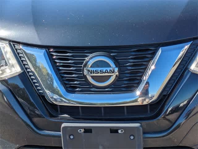 2019 Nissan Rogue SV 11