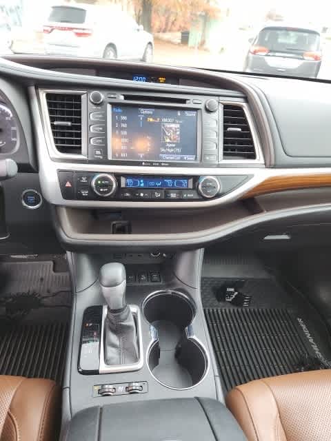 2019 Toyota Highlander Limited 10