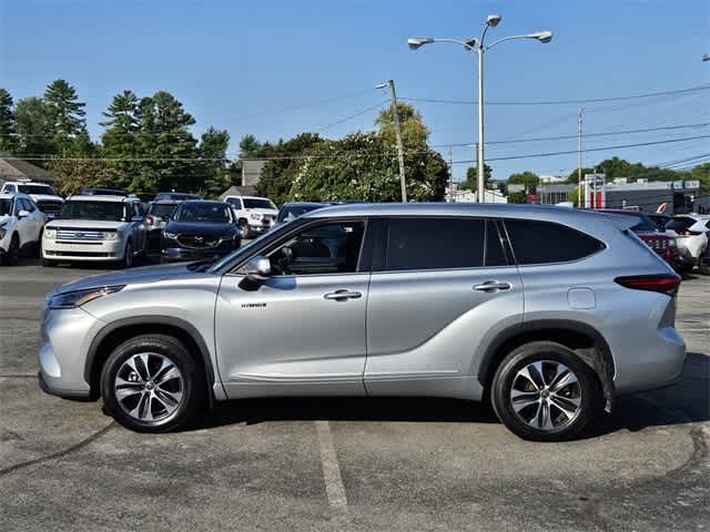 2021 Toyota Highlander Hybrid XLE 3