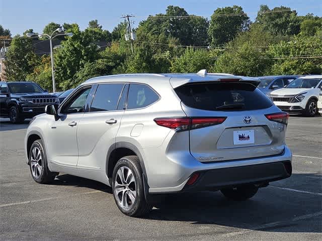 2021 Toyota Highlander Hybrid XLE 4