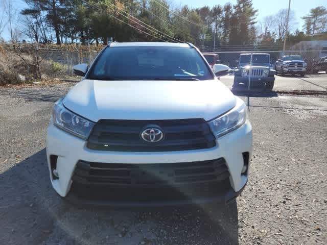 2017 Toyota Highlander SE 8