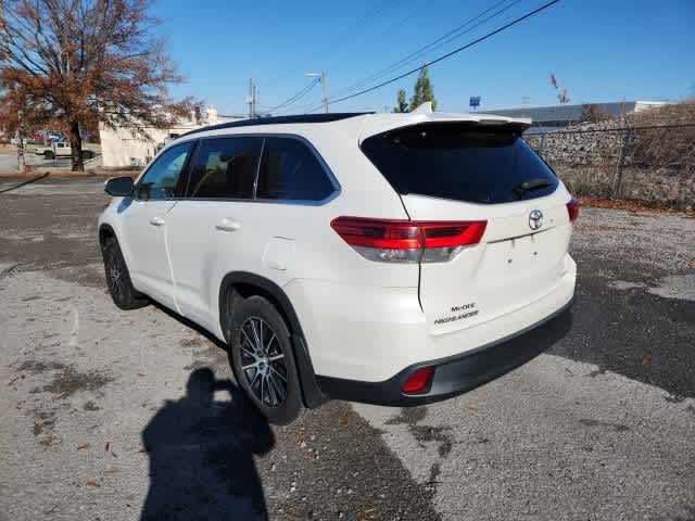 2017 Toyota Highlander SE 3