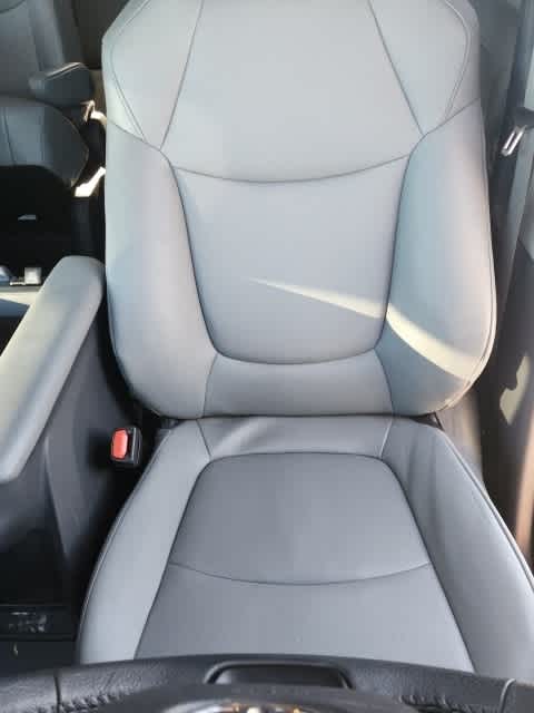 2023 Toyota Sienna XLE 12