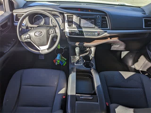 2018 Toyota Highlander LE 14