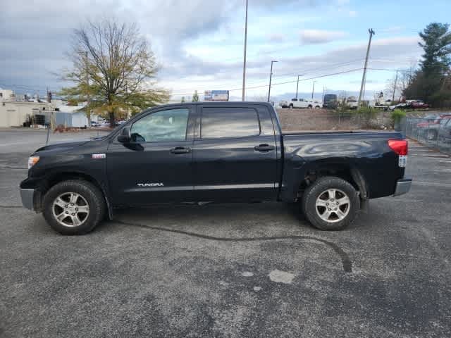 2011 Toyota Tundra GRADE CrewMax 5.7L FFV V8 6-Spd AT 2