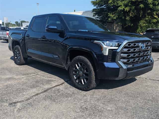 2024 Toyota Tundra Platinum Hybrid CrewMax 5.5 Bed 9