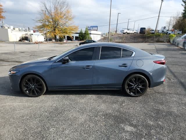 2022 Mazda MAZDA3 Carbon Edition 2