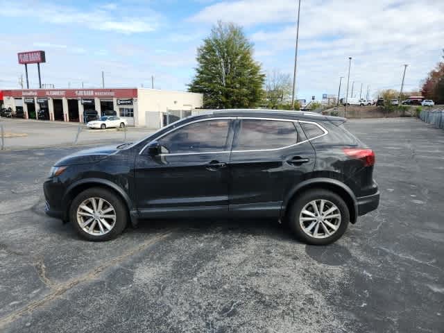 2018 Nissan Rogue Sport SV 2