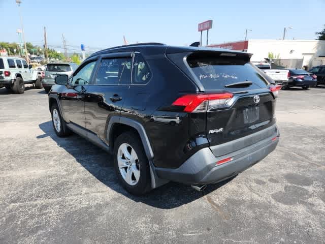 2019 Toyota RAV4 XLE 3