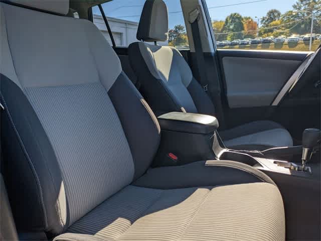 2015 Toyota RAV4 XLE 18