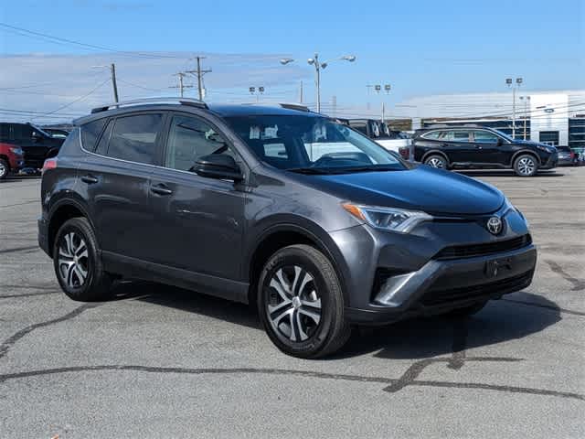 2017 Toyota RAV4 LE 8