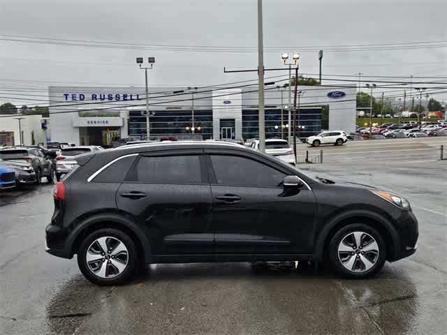 2017 Kia Niro EX 8