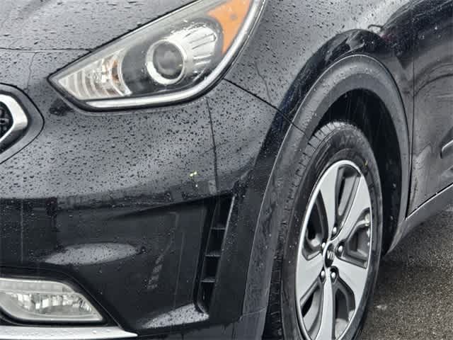 2017 Kia Niro EX 11