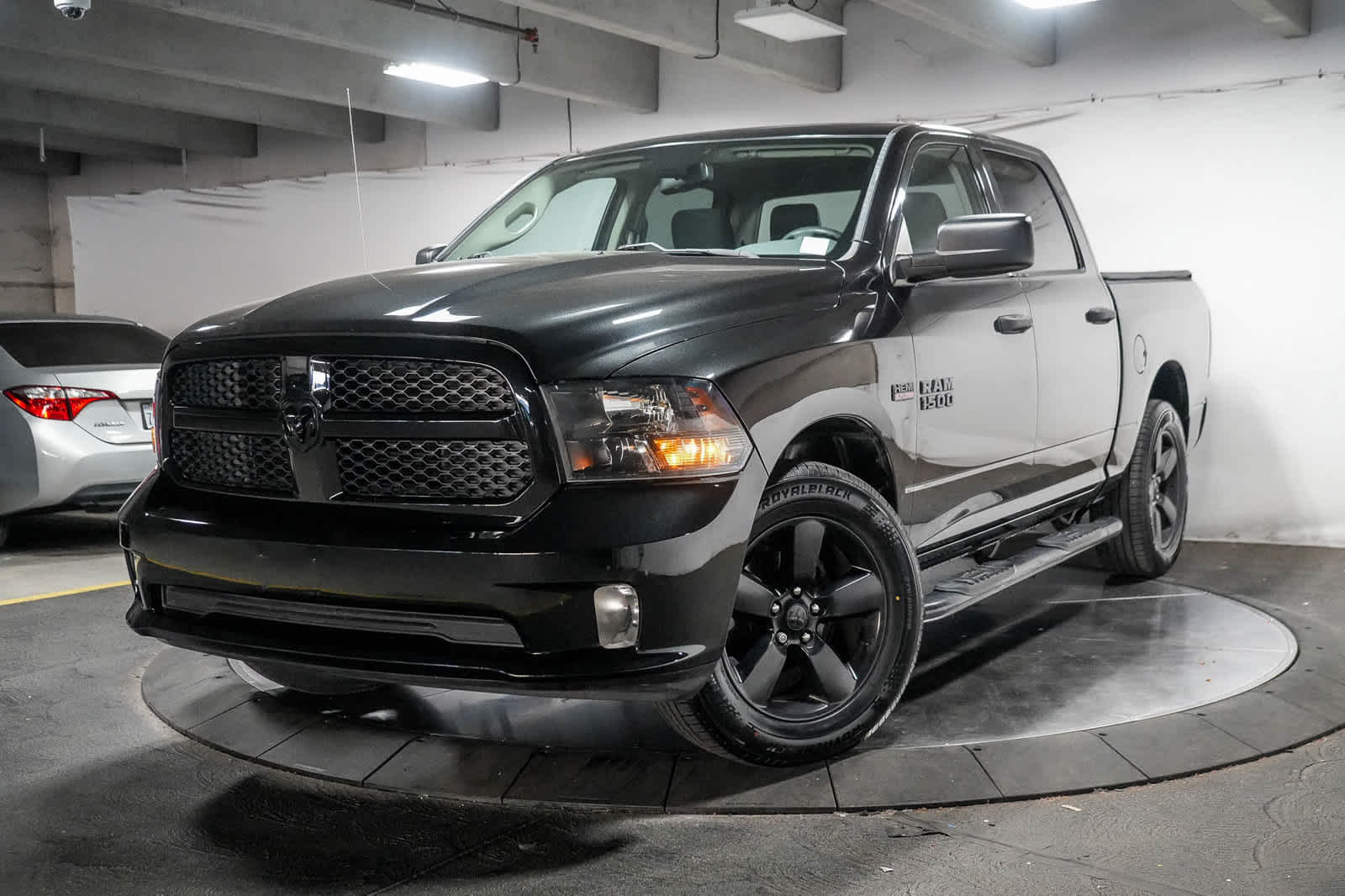 2016 RAM 1500 Express Crew Cab 4WD