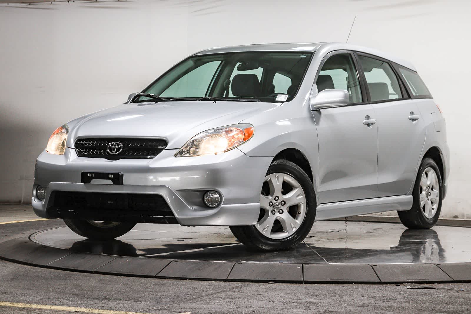 Silver Streak Mica 2005 Toyota Matrix Hatchback Front-Wheel Drive Automatic