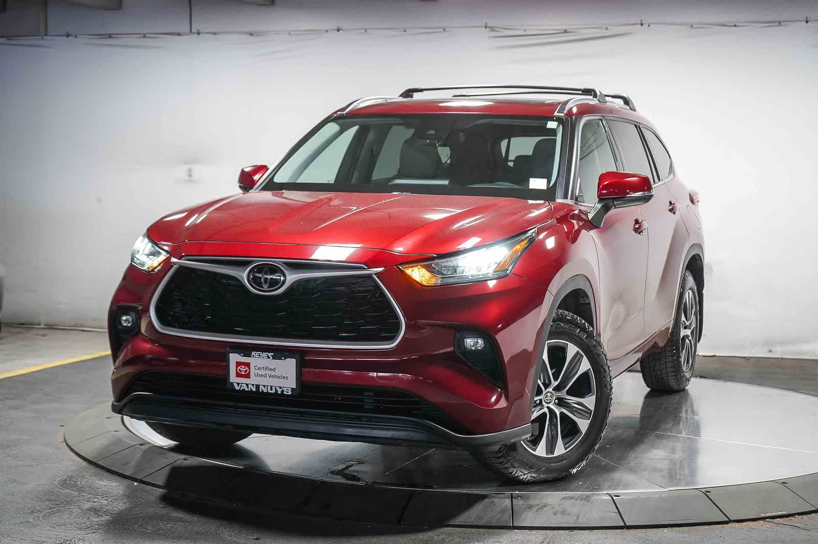 Red (Ruby Flare Pearl) 2020 Toyota Highlander XLE AWD SUV / Crossover All-Wheel Drive 8-Speed Automatic