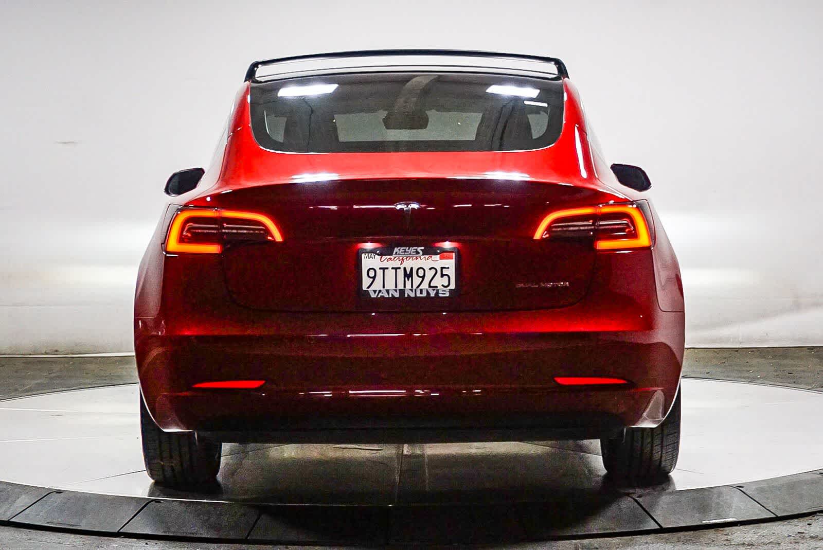 View vehicle photo 3