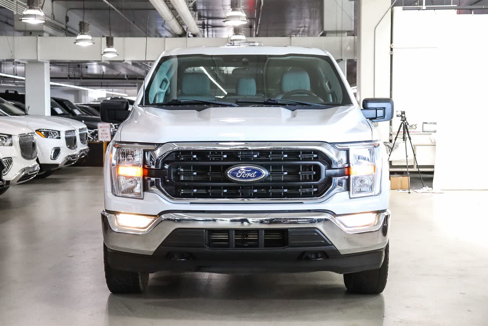 View vehicle photo 6