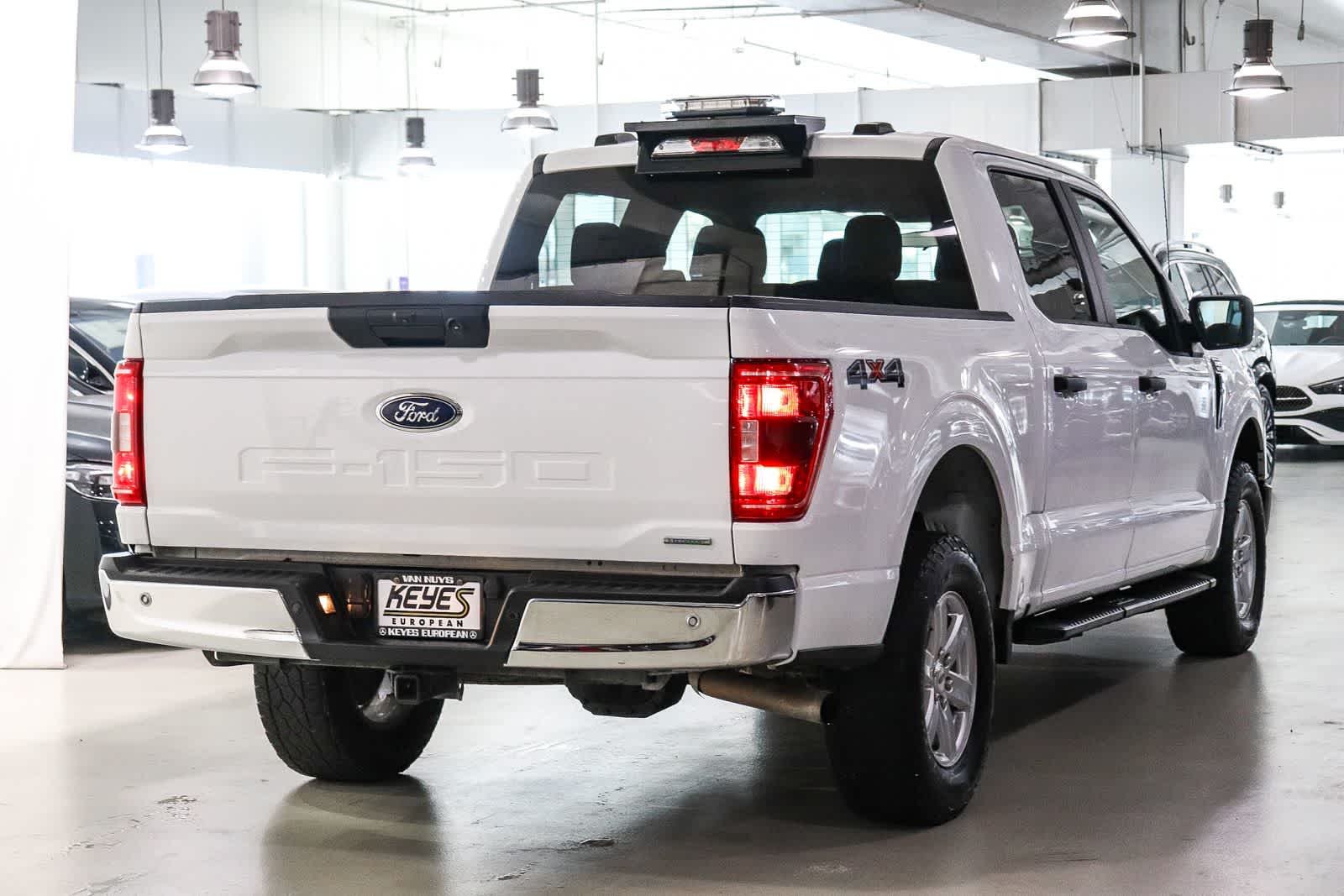 View vehicle photo 4