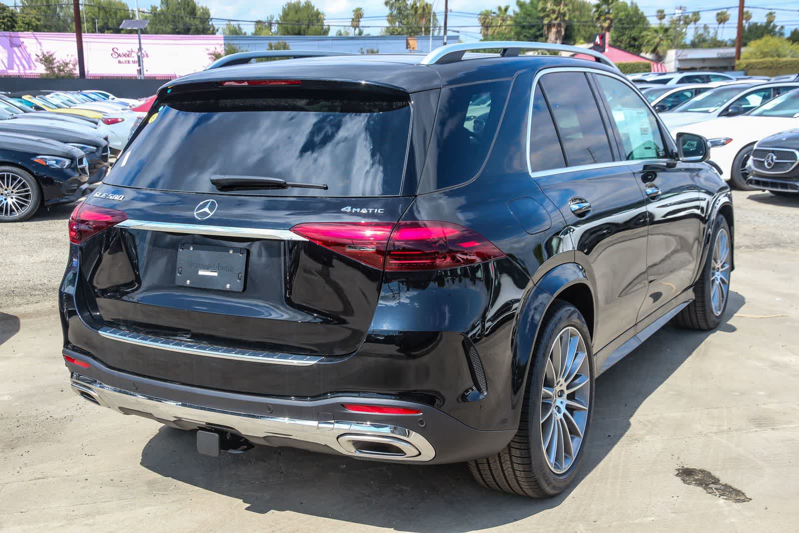 View vehicle photo 4