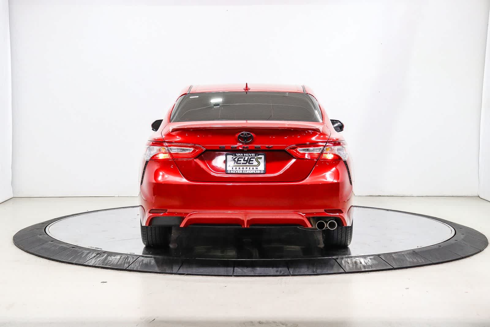 View vehicle photo 3