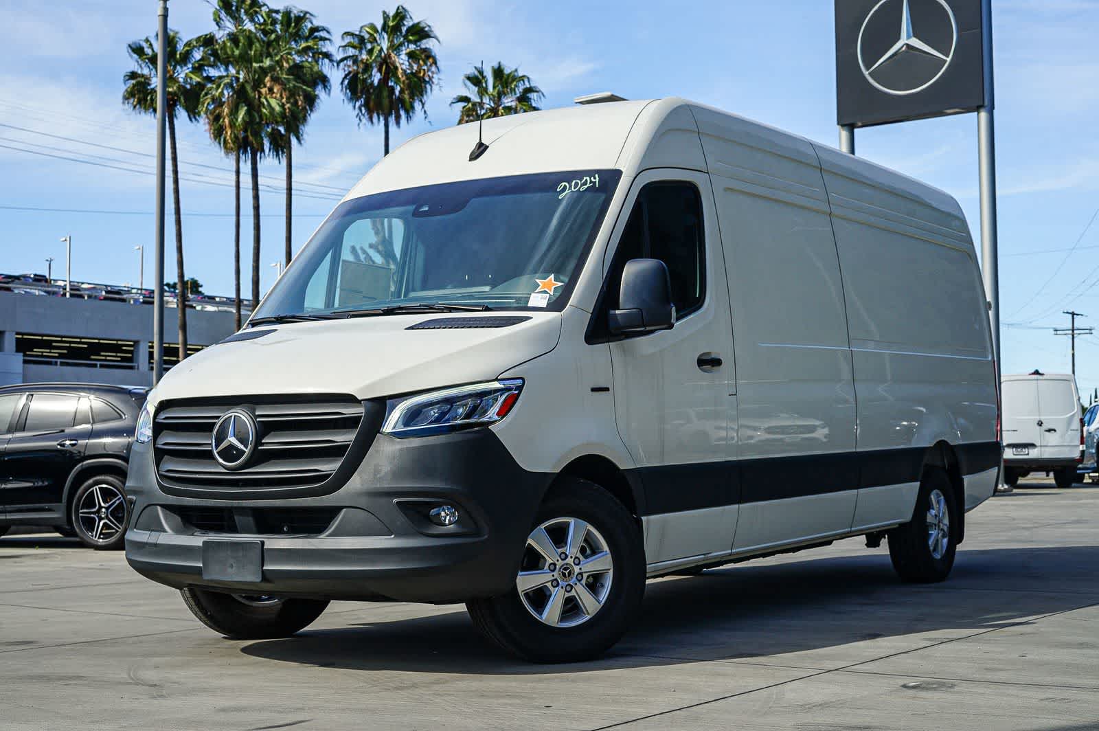 2024 Mercedes-Benz eSprinter 2500 170 High Roof Cargo HO RWD