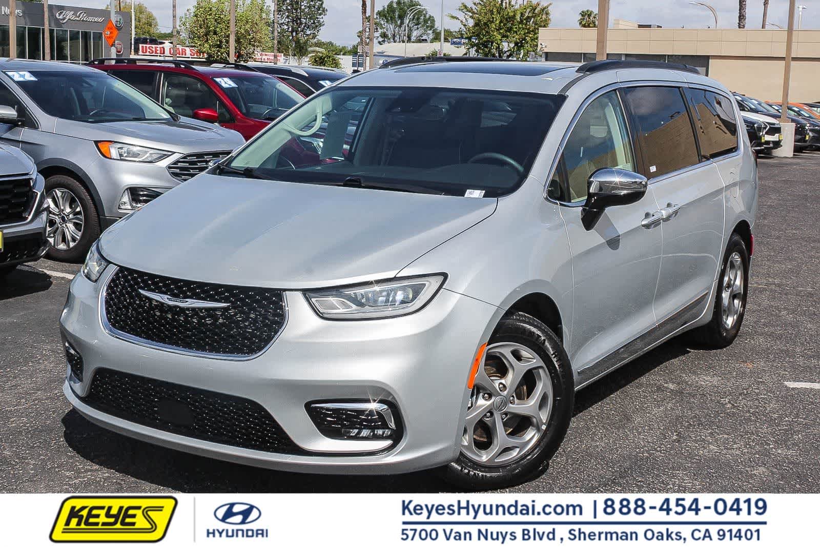 2023 Chrysler Pacifica Limited FWD