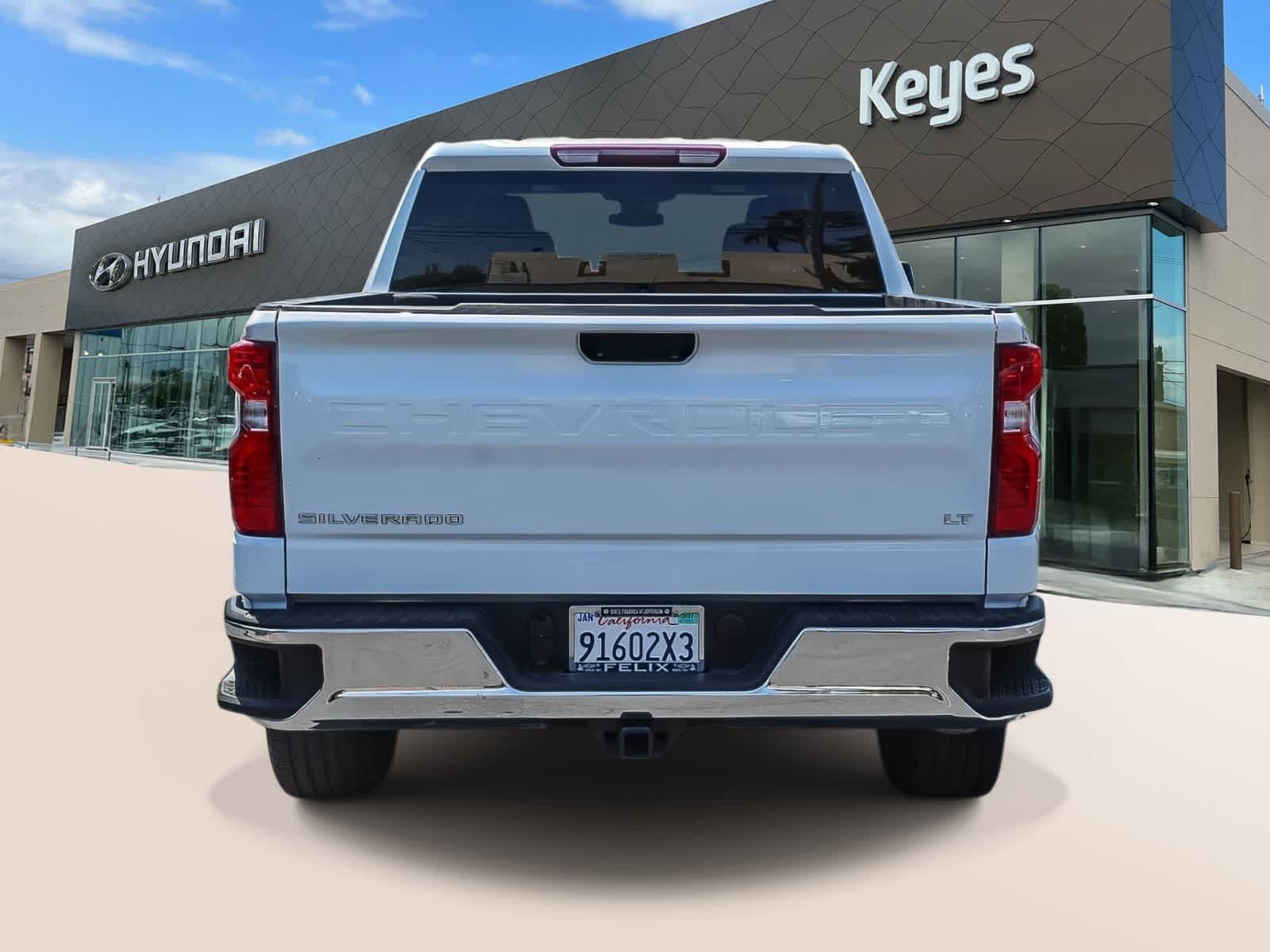 View vehicle photo 6