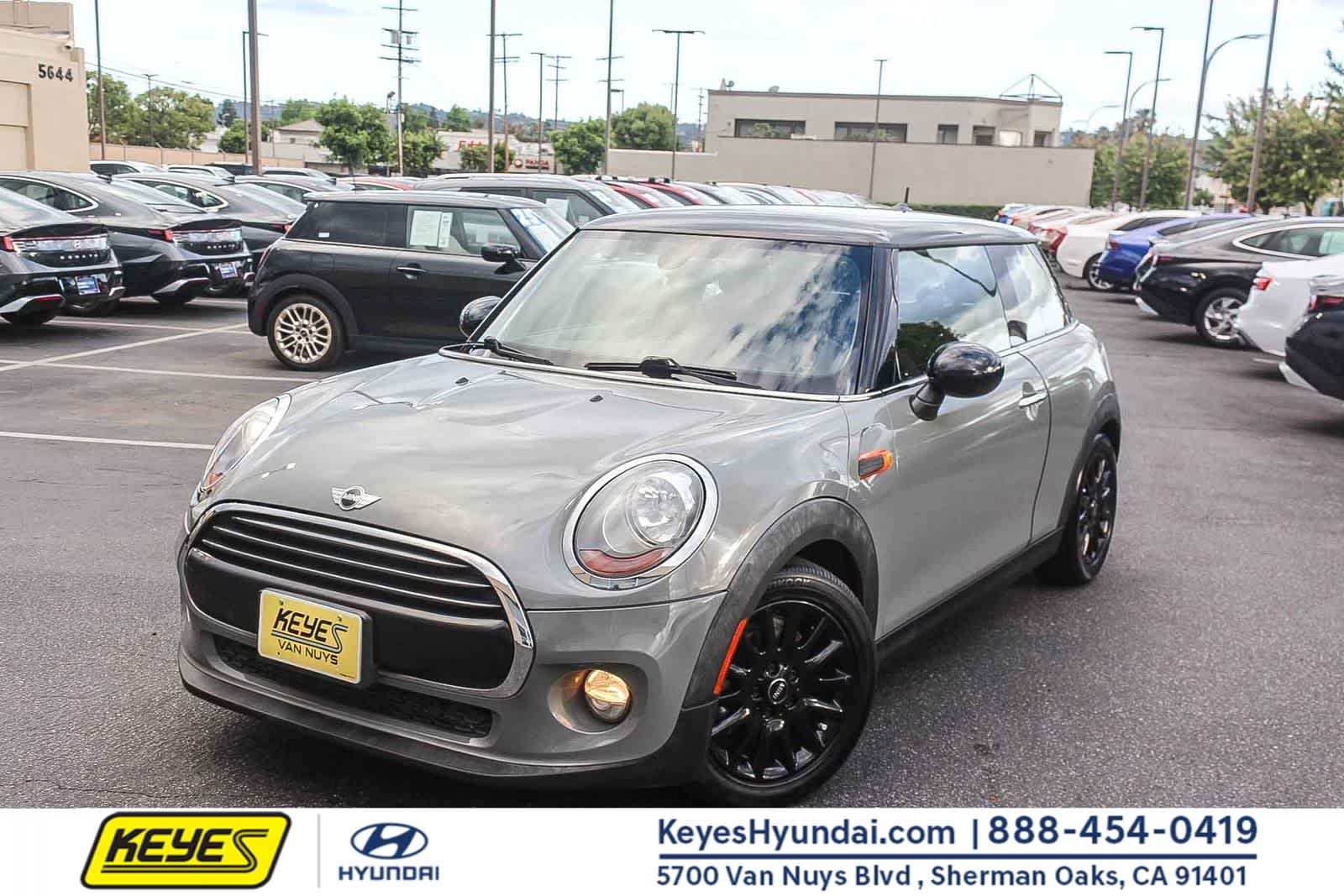 2017 MINI Cooper 2-Door Hatchback FWD