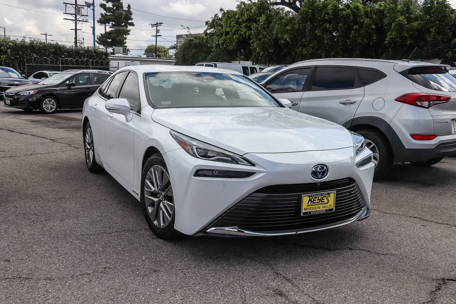 View vehicle photo 5