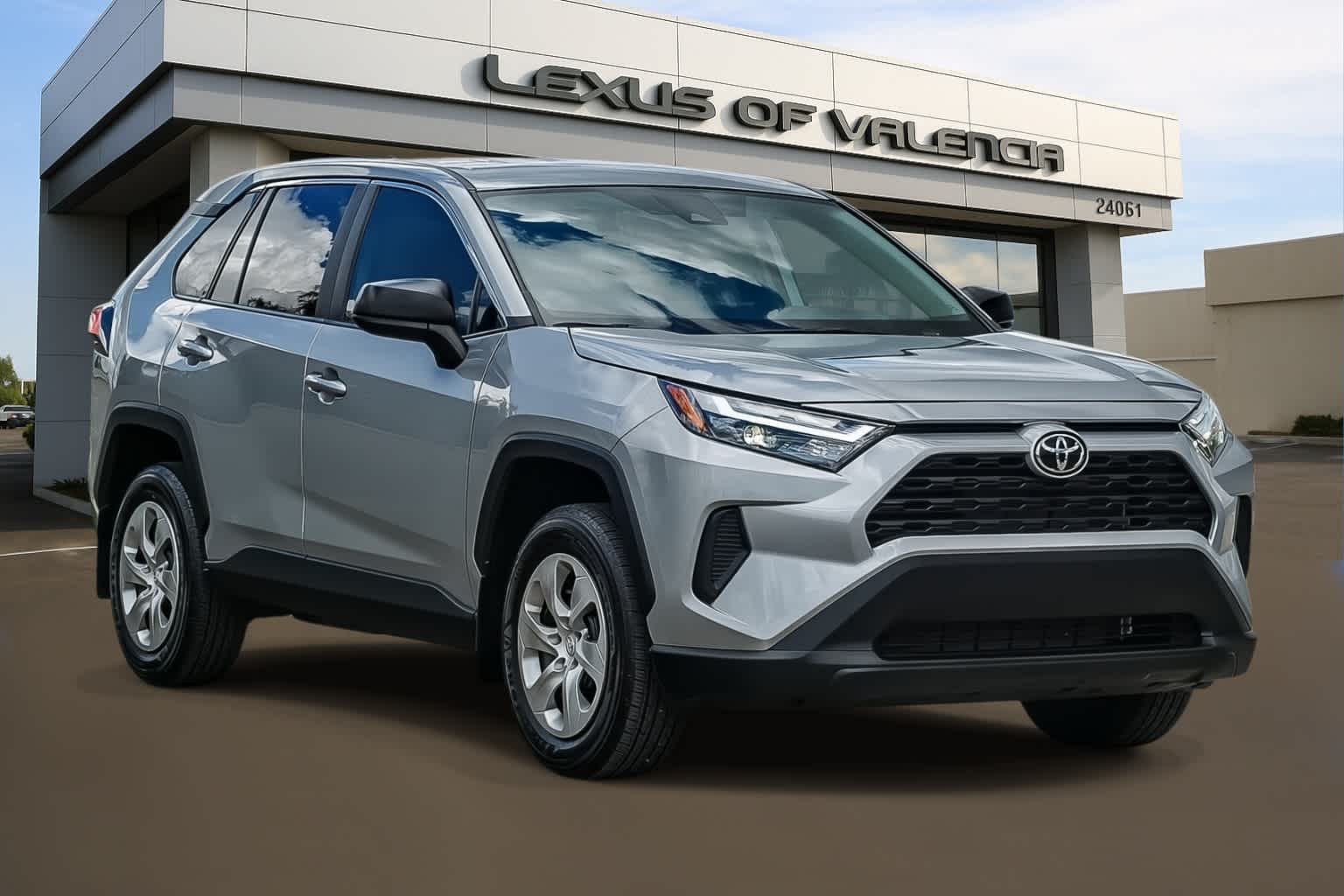 View vehicle photo 5