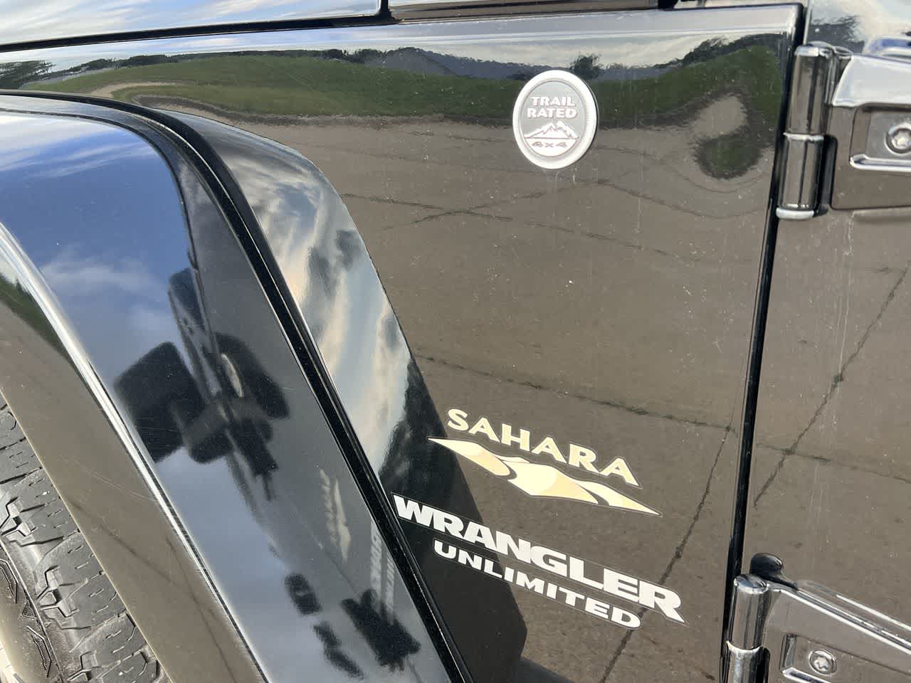 2013 Jeep Wrangler Unlimited Sahara 13