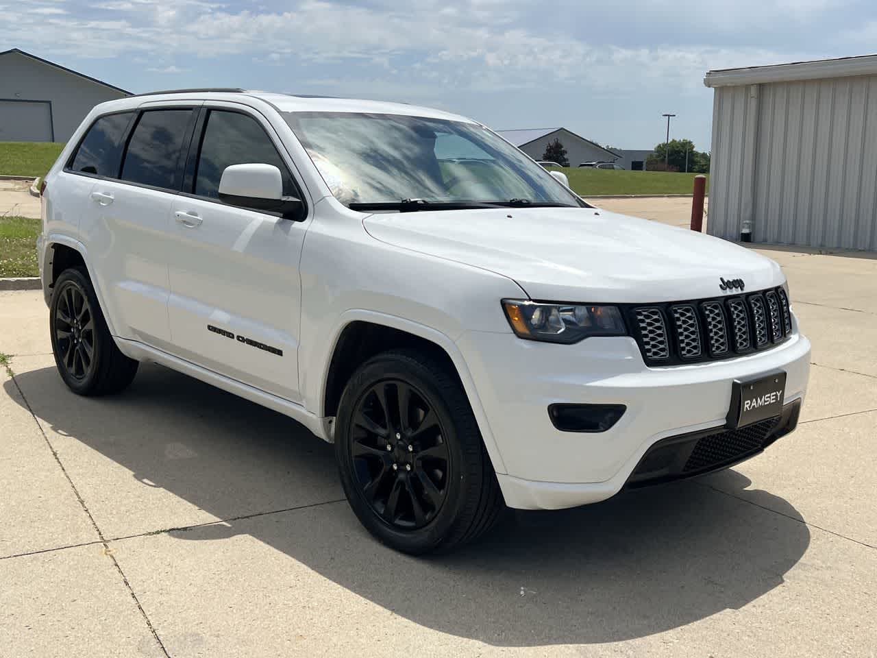 2019 Jeep Grand Cherokee Altitude 8