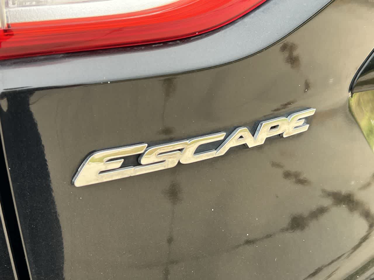 2015 Ford Escape SE 12