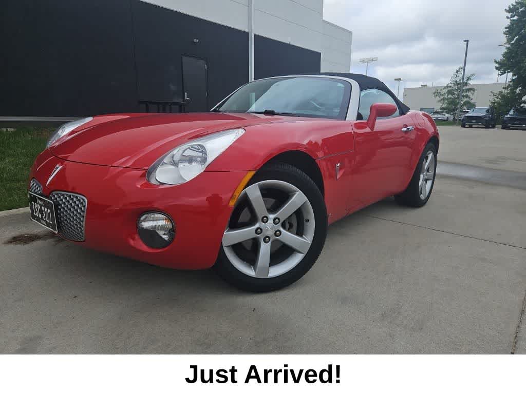Aggressive (Victory Red) 2008 Pontiac Solstice Base Convertible Rear-Wheel Drive 5-Speed Automatic