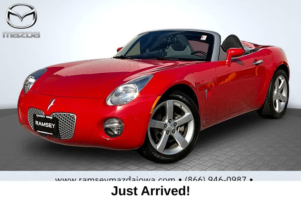 Aggressive (Victory Red) 2008 Pontiac Solstice Base Convertible Rear-Wheel Drive 5-Speed Automatic