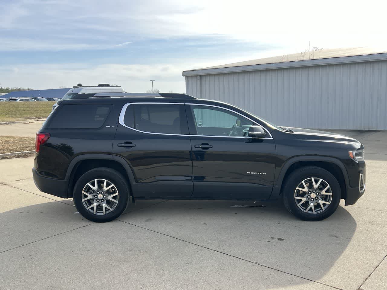 2023 GMC Acadia SLT 7