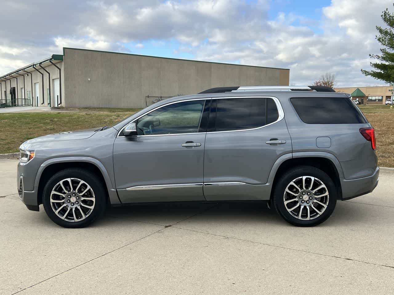 2022 GMC Acadia Denali 3