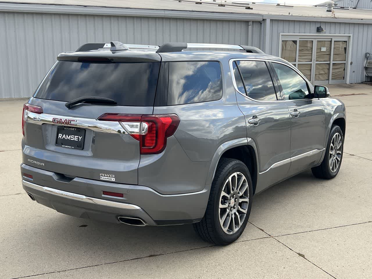 2022 GMC Acadia Denali 6