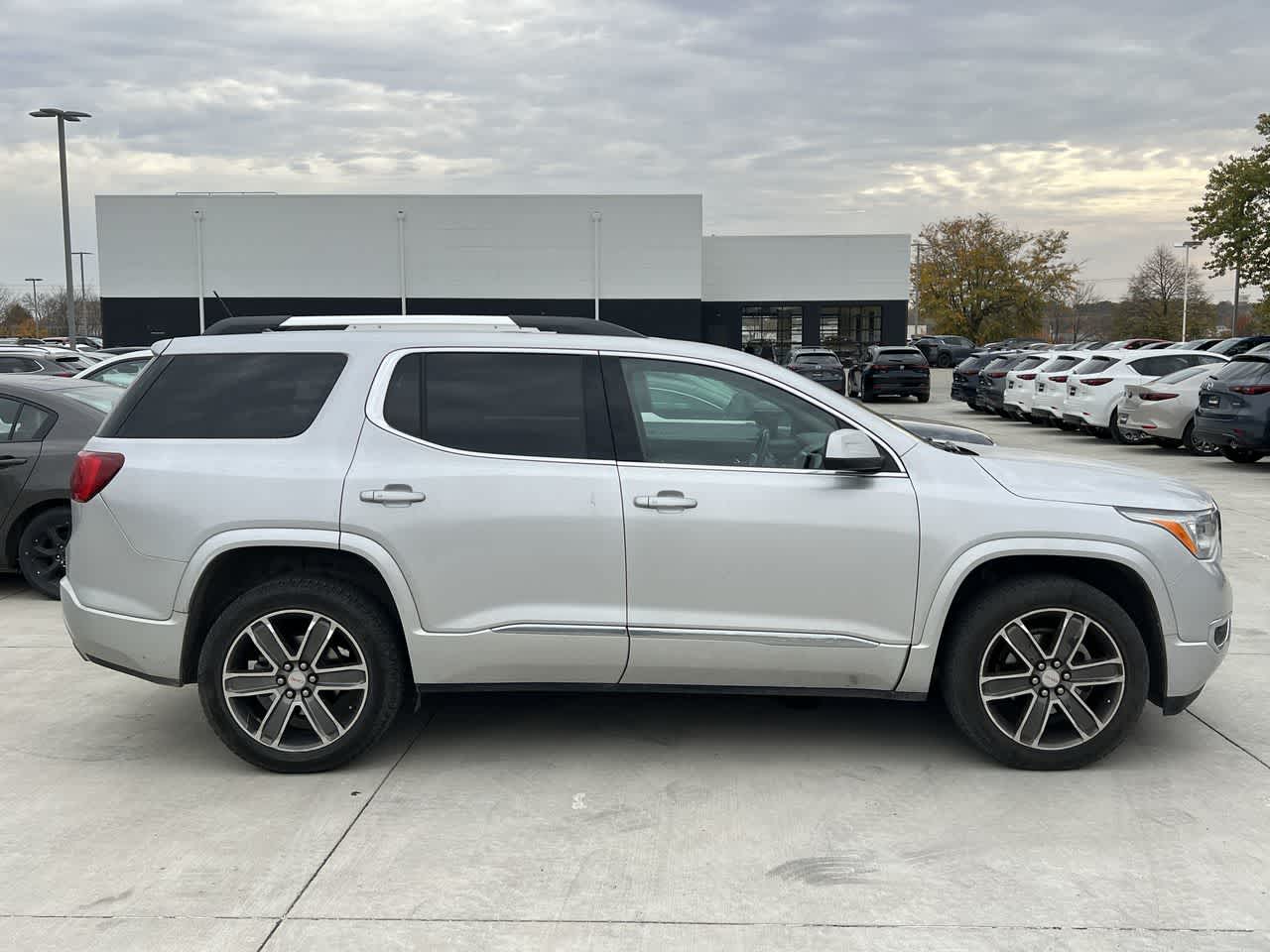 2019 GMC Acadia Denali 3